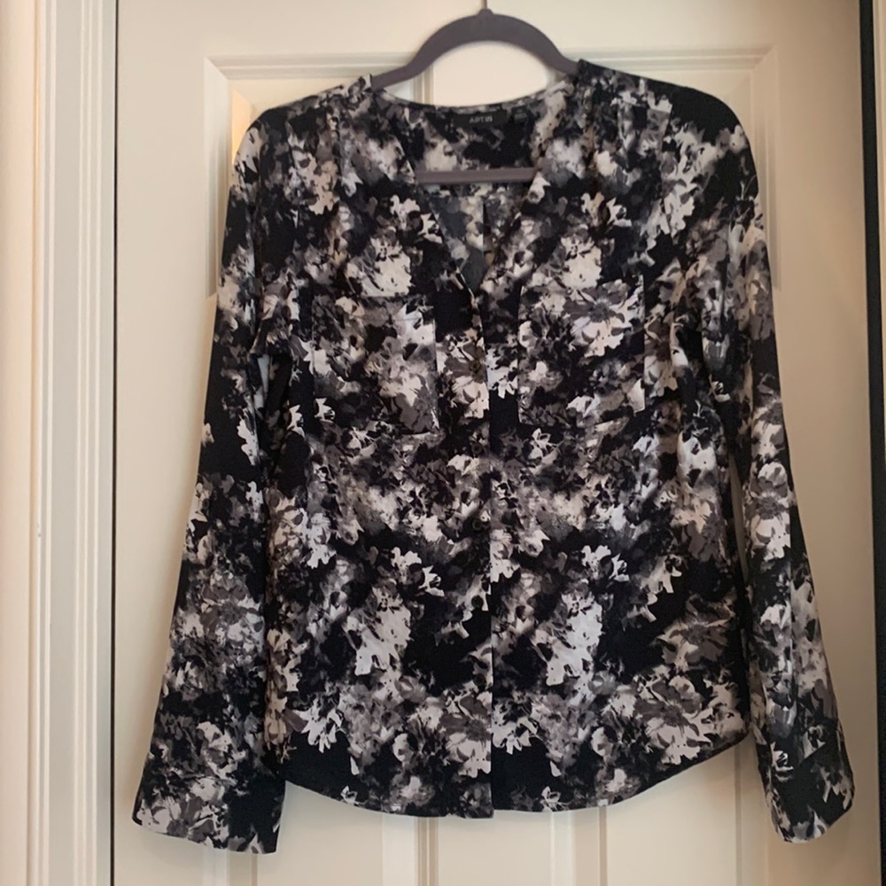 Apt 9 blouse, black and white floral, XS